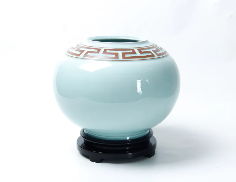 Longquan celadon work by Su Wei