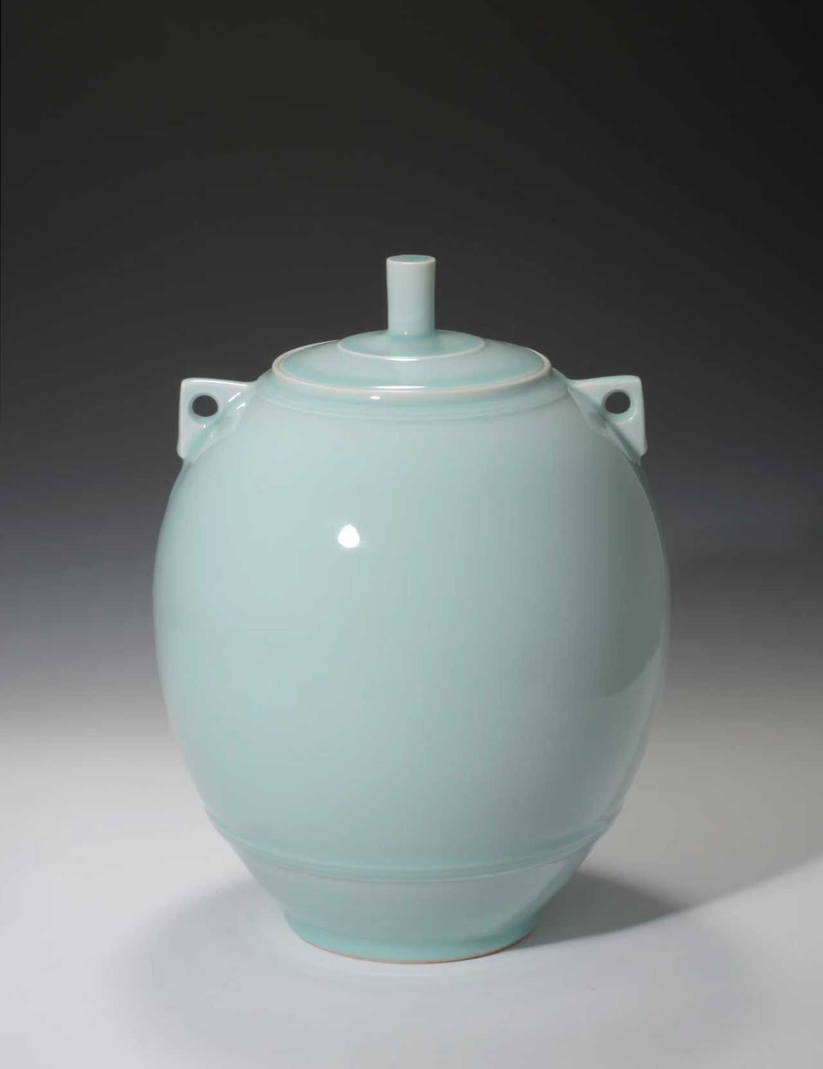 Longquan celadon work by Su Wei