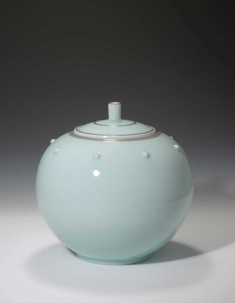 Longquan celadon work by Su Wei
